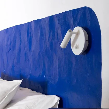 Casa Lupe. Art-inspired Courtyard House In Semesterbostad *