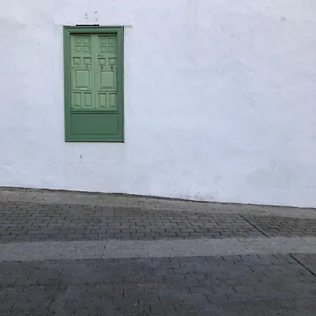 Сasa de vacaciones Casa Lupe. Art-inspired Courtyard House In *